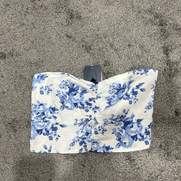 Tops - NWT Tullea Monteau LA Linen Top Strapless Medium